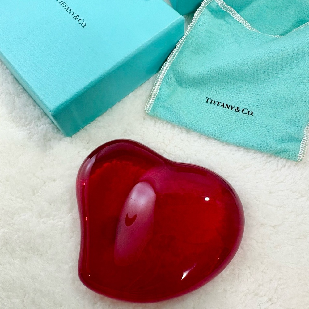 Authentic Tiffany & Co. Elsa Peretti Red Glass Heart Paperweight
